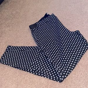 Black and White ankle fitted pants!